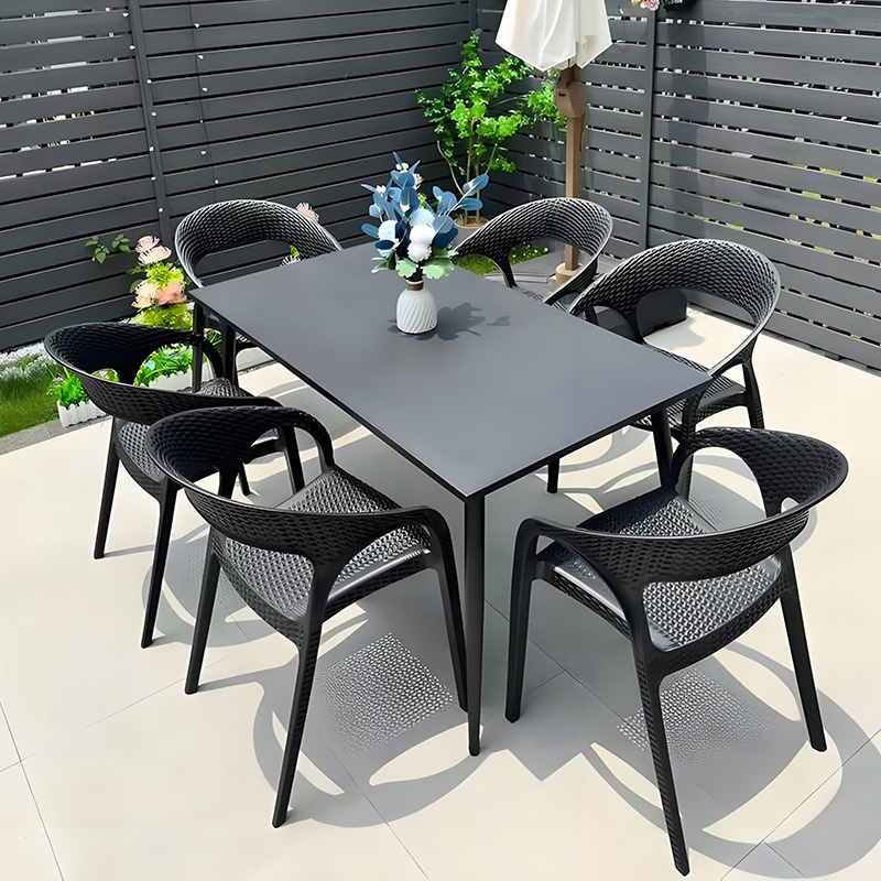 What’s the Ultimate Outdoor Table and Chair Style?