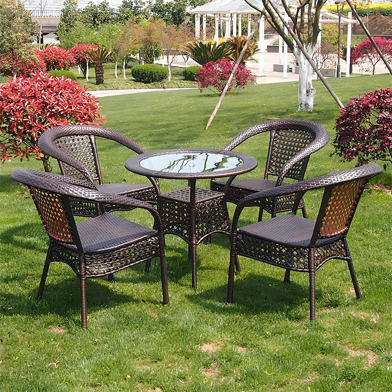 Outdoor Table and Chair Arrangements: 8 Genius Ideas to Transform Your Yard