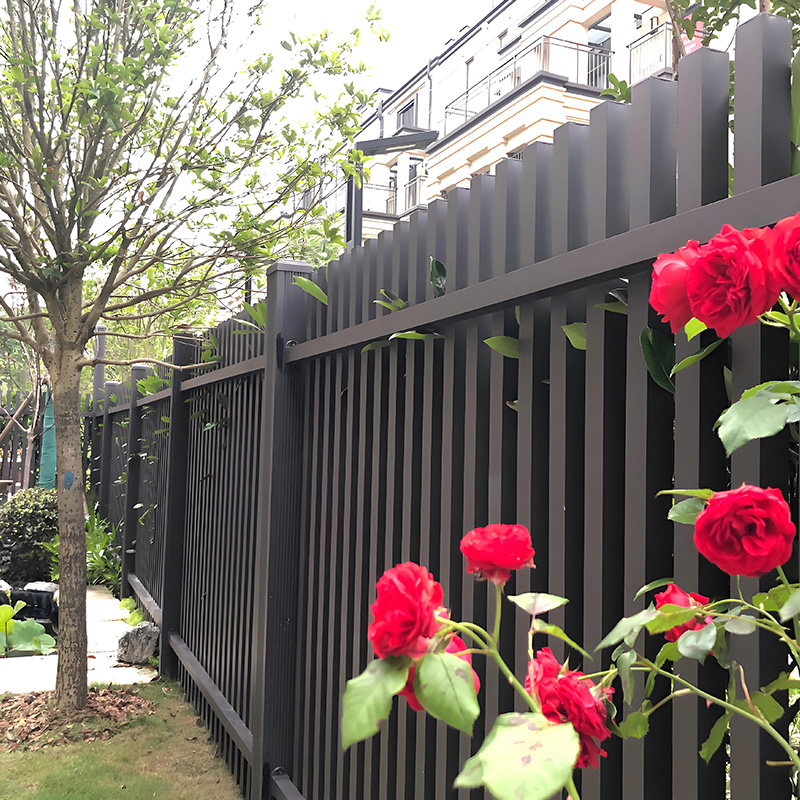 Top 6 Must-Have Fence Panels for Secure Backyards插图